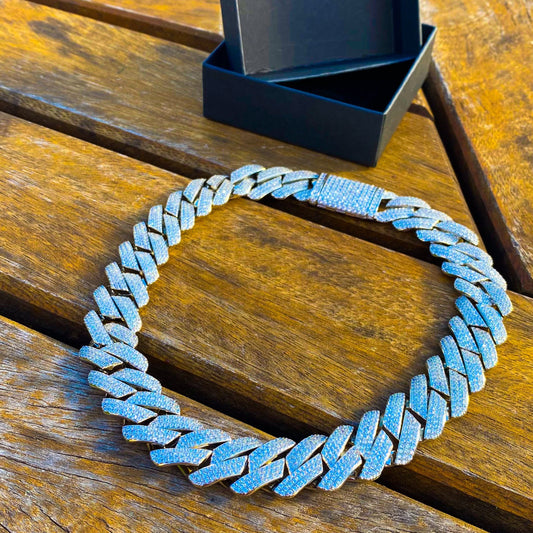 Corrente Cuban 18mm Cravejada 3 fileiras ICE - Peça Premium (resistente à água)