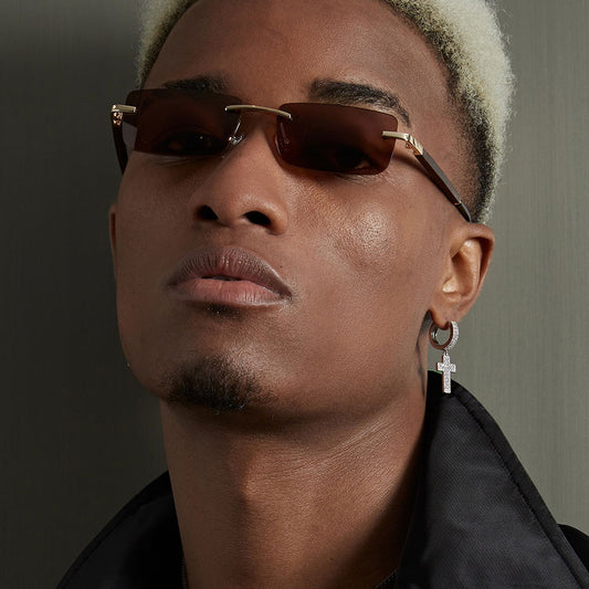 Par de Brincos Ice - banho a 10 milésimos de ouro ou prata, cravejados a mão. - ICE BRO JOIAS