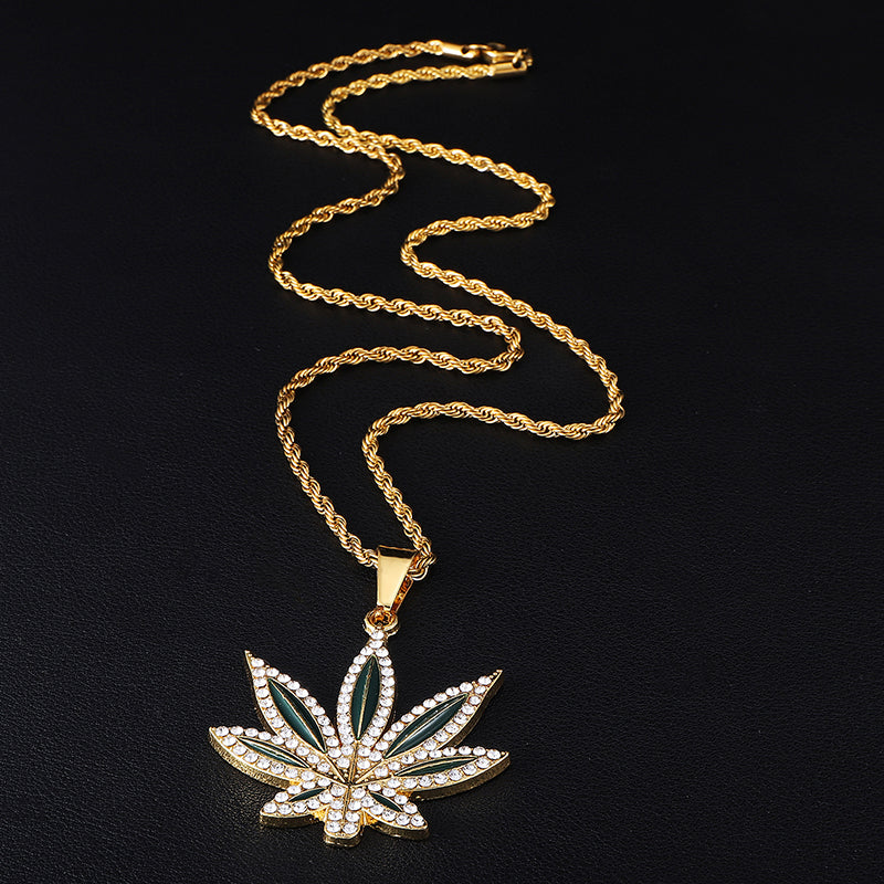 Pingente Cravejado ICE de Folha Verde, com Corrente Rope de brinde!